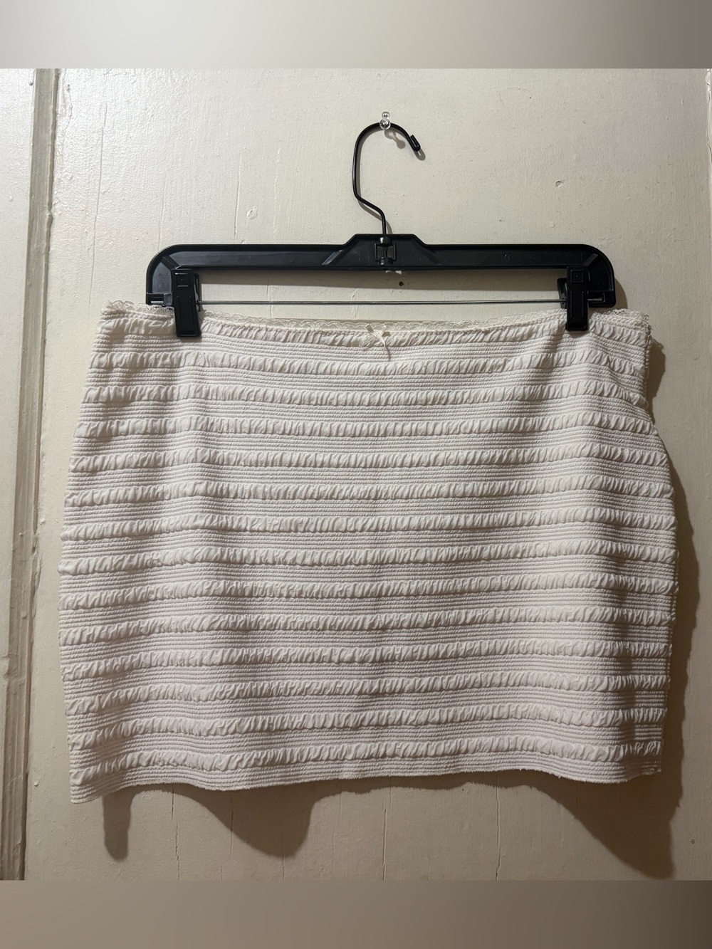 Women's Cream Textured Mini Skirt